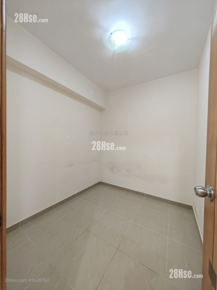 瑞和楼 租盘 2 房 , 1 浴室 265 平方尺 ( 24.6 平方米 ) 瑞和楼 租盘 2 房 , 1 浴室 265 平方尺 ( 24.6 平方米 )