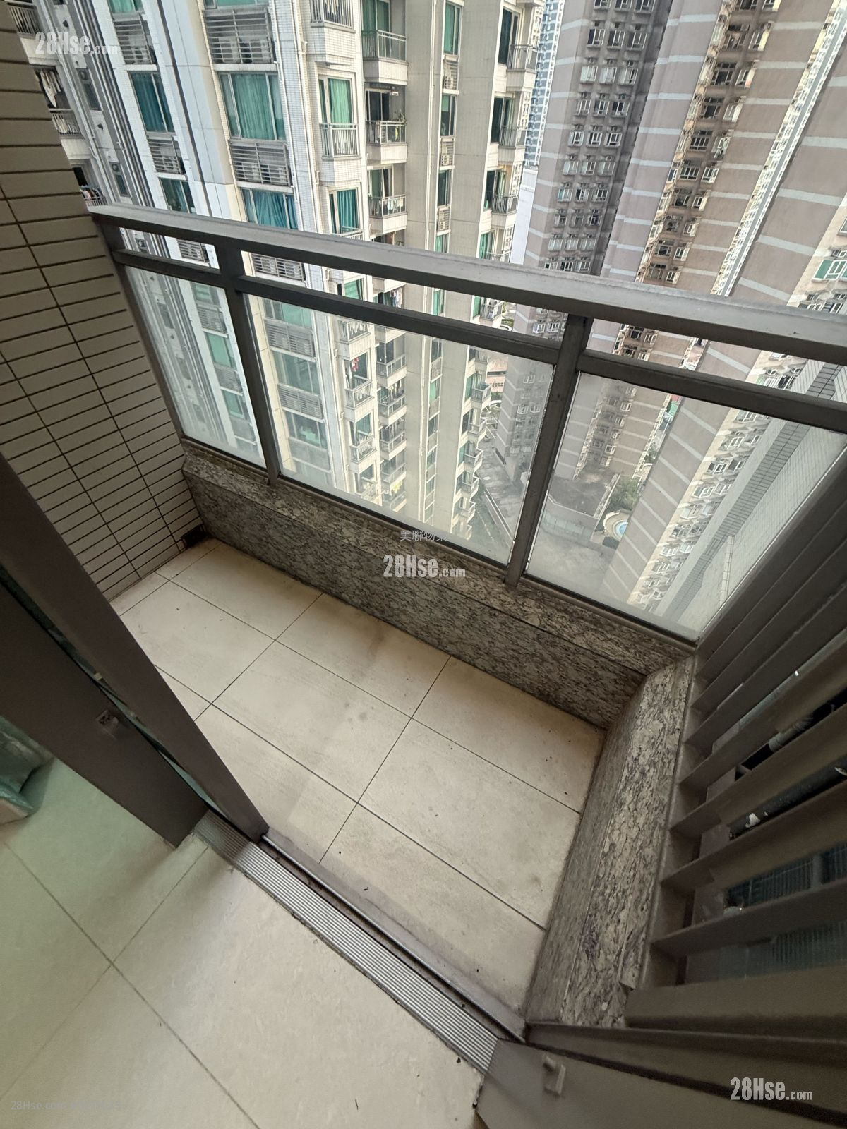 City Point Rental 2 Bedrooms , 1 Bathroom 491 ft² ( 45.6 m² ) City Point Rental 2 Bedrooms , 1 Bathroom 491 ft² ( 45.6 m² )