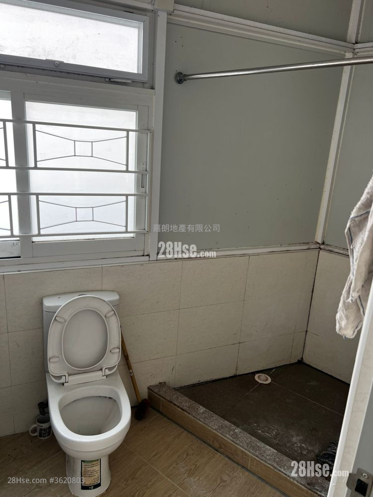 村屋 租盘 2 房 , 1 浴室 450 平方尺 ( 41.8 平方米 ) 村屋 租盘 2 房 , 1 浴室 450 平方尺 ( 41.8 平方米 )