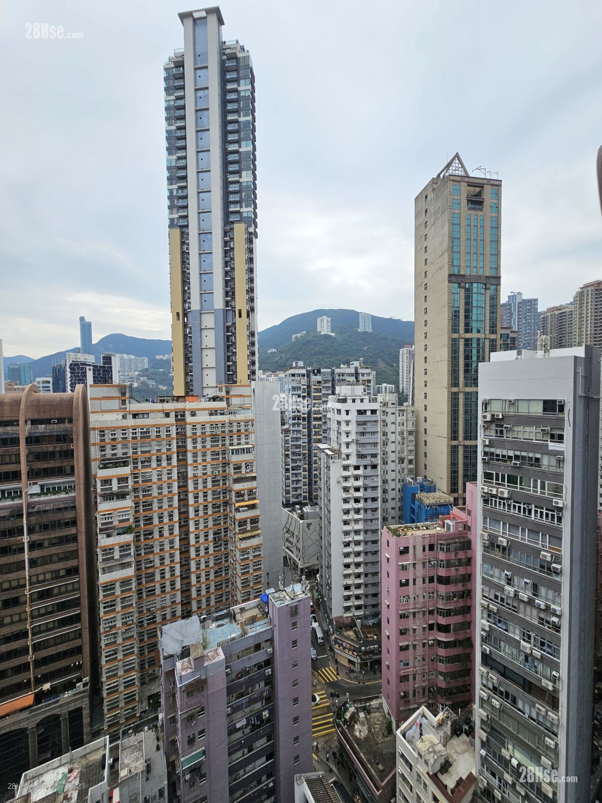 单幢楼房 租盘 2 房 , 1 浴室 412 平方尺 ( 38.3 平方米 ) 单幢楼房 租盘 2 房 , 1 浴室 412 平方尺 ( 38.3 平方米 )