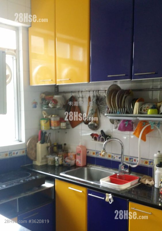 Tai Po Garden Sell 3 Bedrooms , 2 Bathrooms 859 ft² ( 79.8 m² ) Tai Po Garden Sell 3 Bedrooms , 2 Bathrooms 859 ft² ( 79.8 m² )