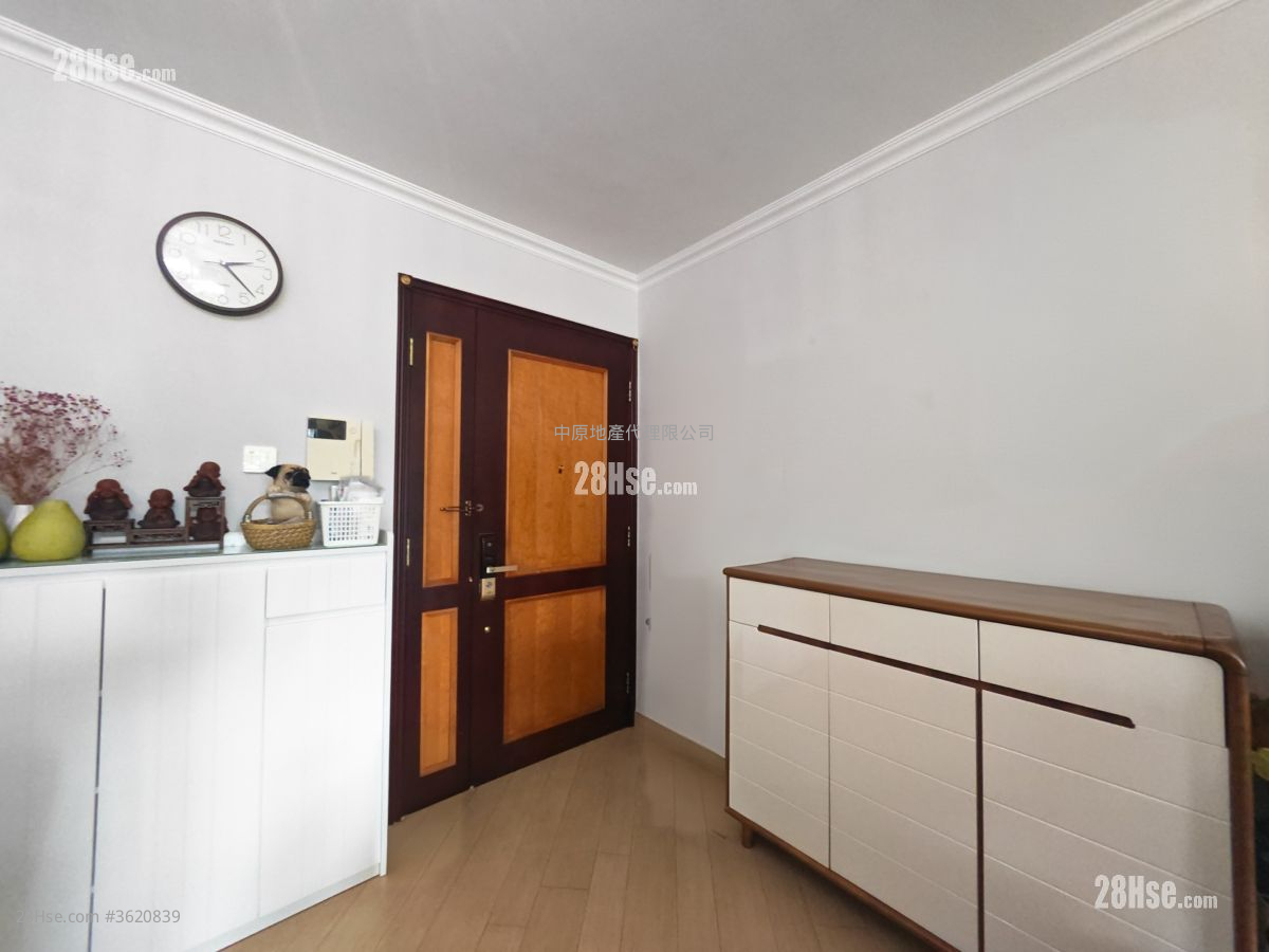 骏景园 售盘 3 房 , 3 浴室 974 平方尺 ( 90.5 平方米 ) 骏景园 售盘 3 房 , 3 浴室 974 平方尺 ( 90.5 平方米 )