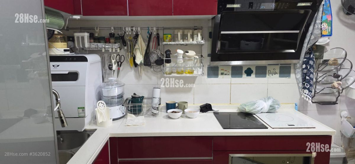 Shun Chi Court Sell 2 Bedrooms , 2 Bathrooms 708 ft² ( 65.8 m² ) Shun Chi Court Sell 2 Bedrooms , 2 Bathrooms 708 ft² ( 65.8 m² )