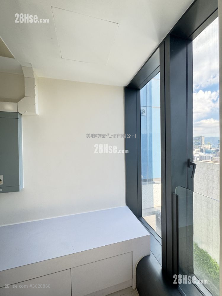 澐沣 售盘 3 房 2,100 平方尺 ( 195.1 平方米 ) 澐沣 售盘 3 房 2,100 平方尺 ( 195.1 平方米 )