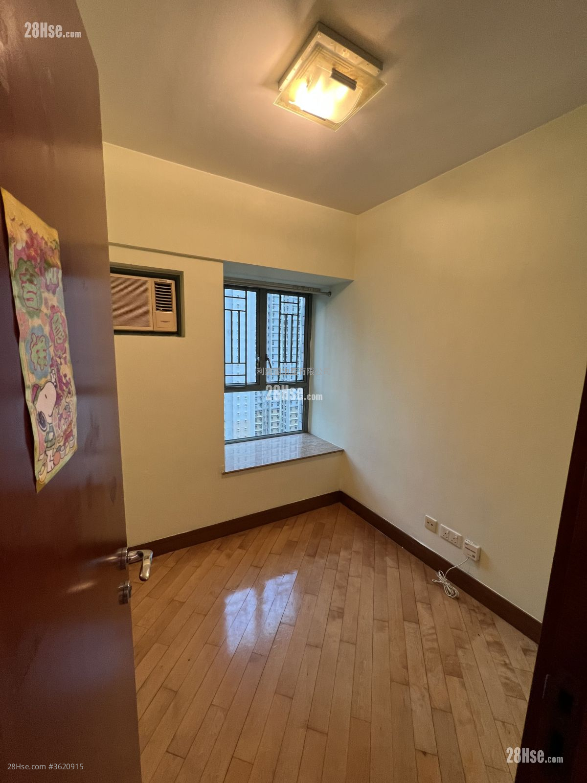 Aquamarine Sell 3 Bedrooms , 1 Bathroom 577 ft² ( 53.6 m² ) Aquamarine Sell 3 Bedrooms , 1 Bathroom 577 ft² ( 53.6 m² )