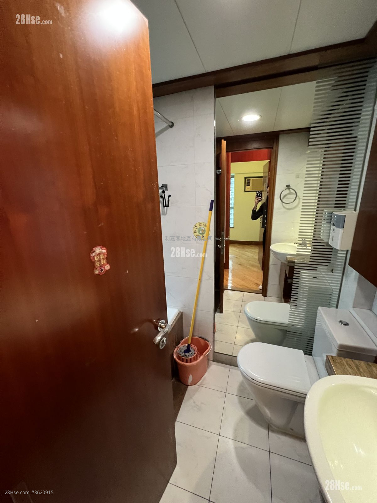 Aquamarine Sell 3 Bedrooms , 1 Bathroom 577 ft² ( 53.6 m² ) Aquamarine Sell 3 Bedrooms , 1 Bathroom 577 ft² ( 53.6 m² )