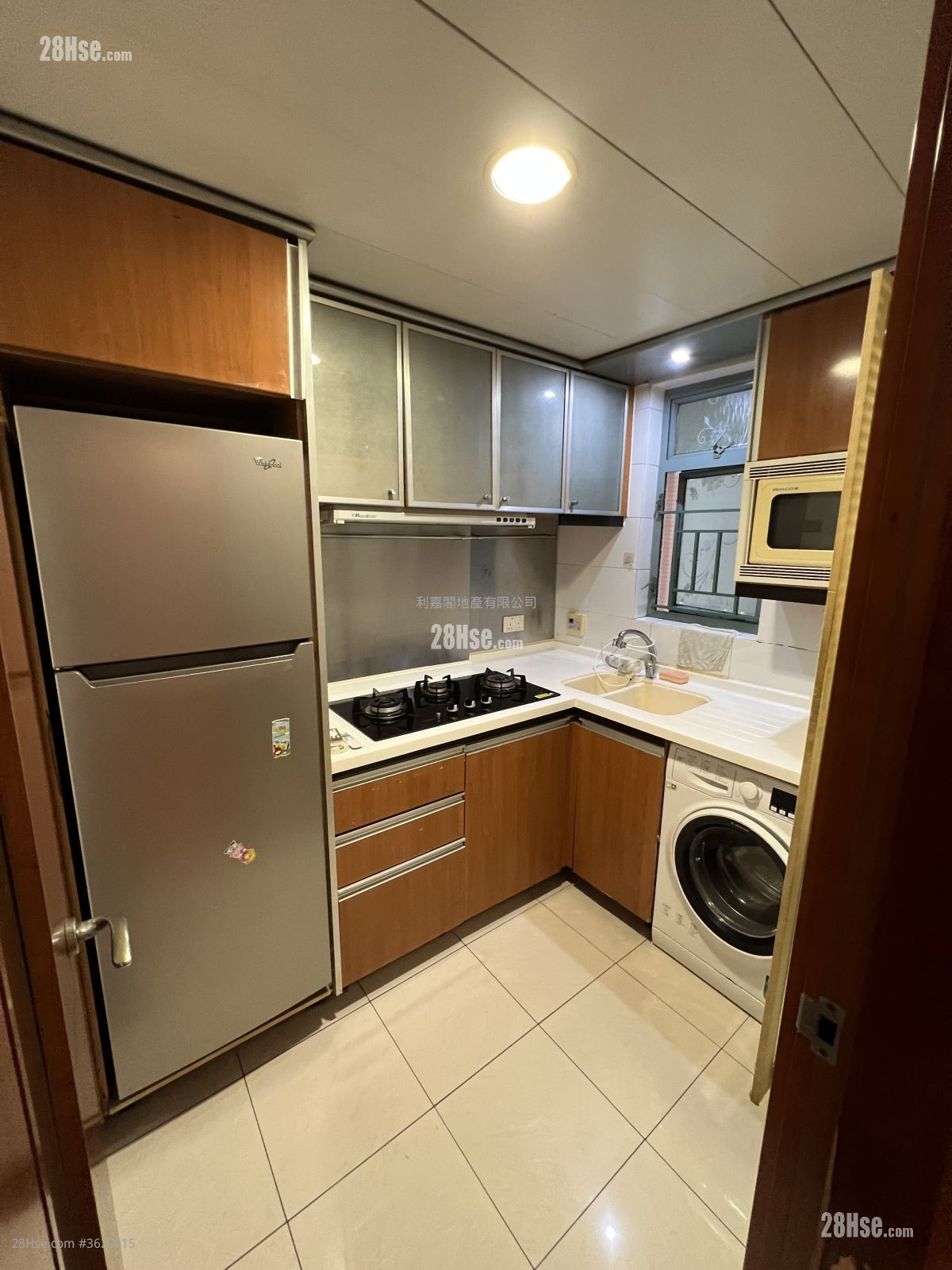 Aquamarine Sell 3 Bedrooms , 1 Bathroom 577 ft² ( 53.6 m² ) Aquamarine Sell 3 Bedrooms , 1 Bathroom 577 ft² ( 53.6 m² )