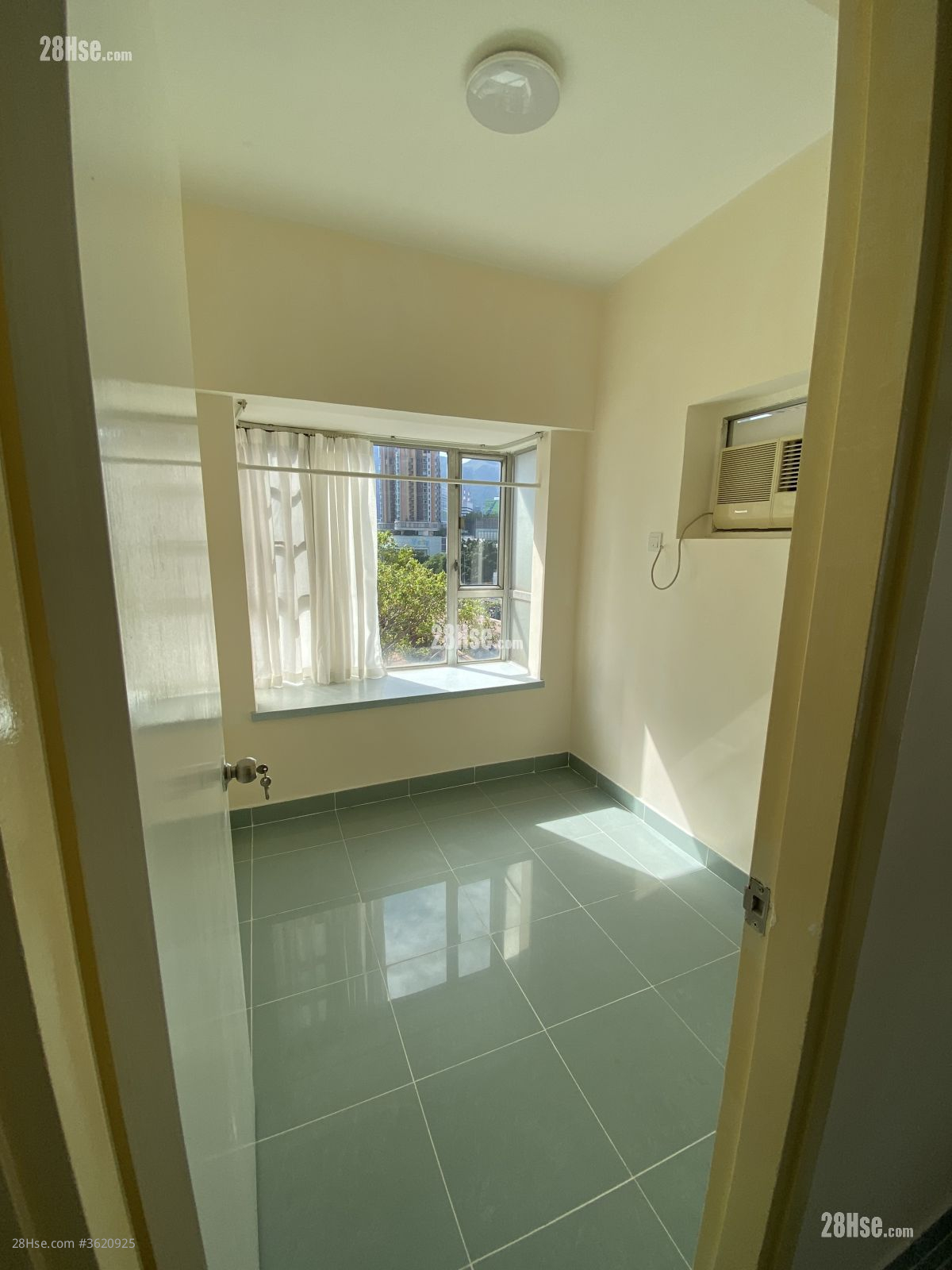 屯门市广场 租盘 2 房 , 1 浴室 363 平方尺 ( 33.7 平方米 ) 屯门市广场 租盘 2 房 , 1 浴室 363 平方尺 ( 33.7 平方米 )