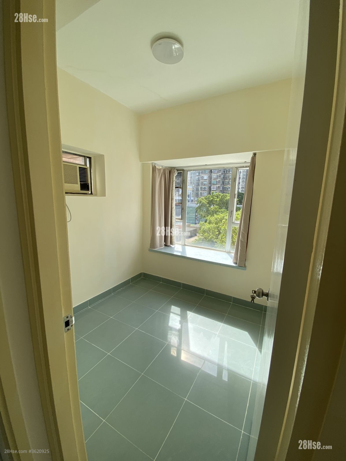 屯门市广场 租盘 2 房 , 1 浴室 363 平方尺 ( 33.7 平方米 ) 屯门市广场 租盘 2 房 , 1 浴室 363 平方尺 ( 33.7 平方米 )