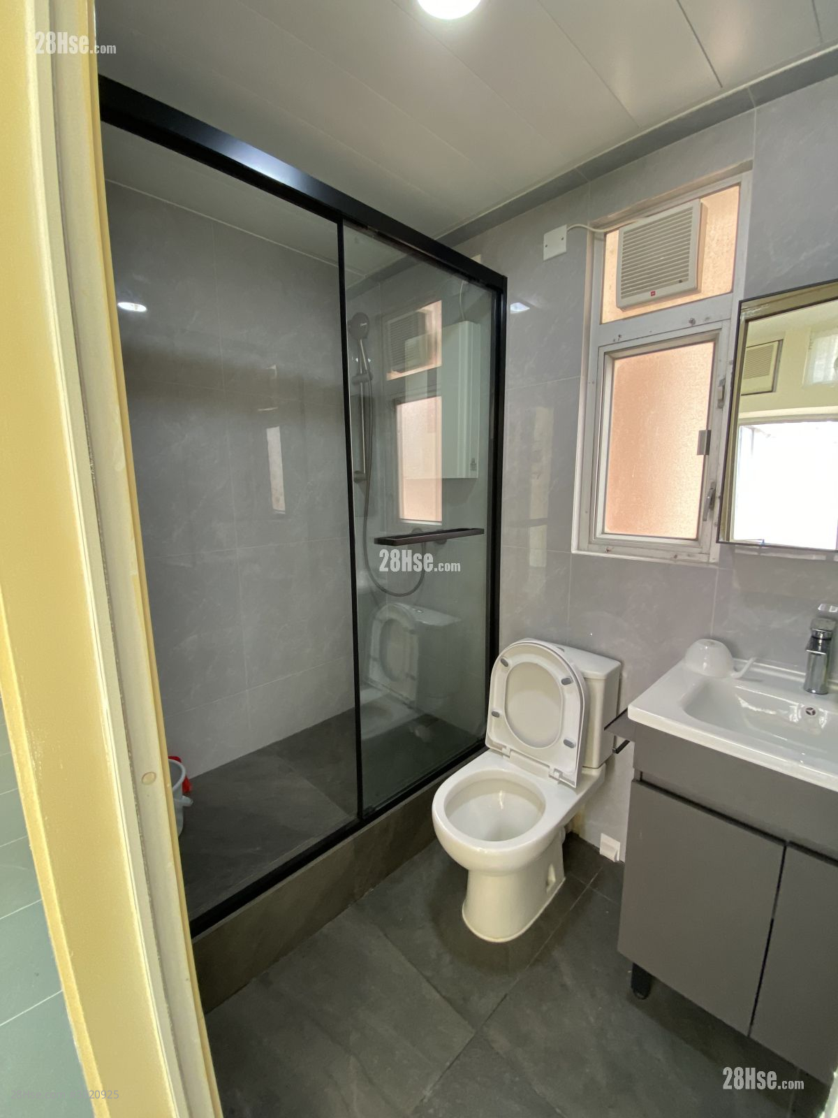 屯门市广场 租盘 2 房 , 1 浴室 363 平方尺 ( 33.7 平方米 ) 屯门市广场 租盘 2 房 , 1 浴室 363 平方尺 ( 33.7 平方米 )