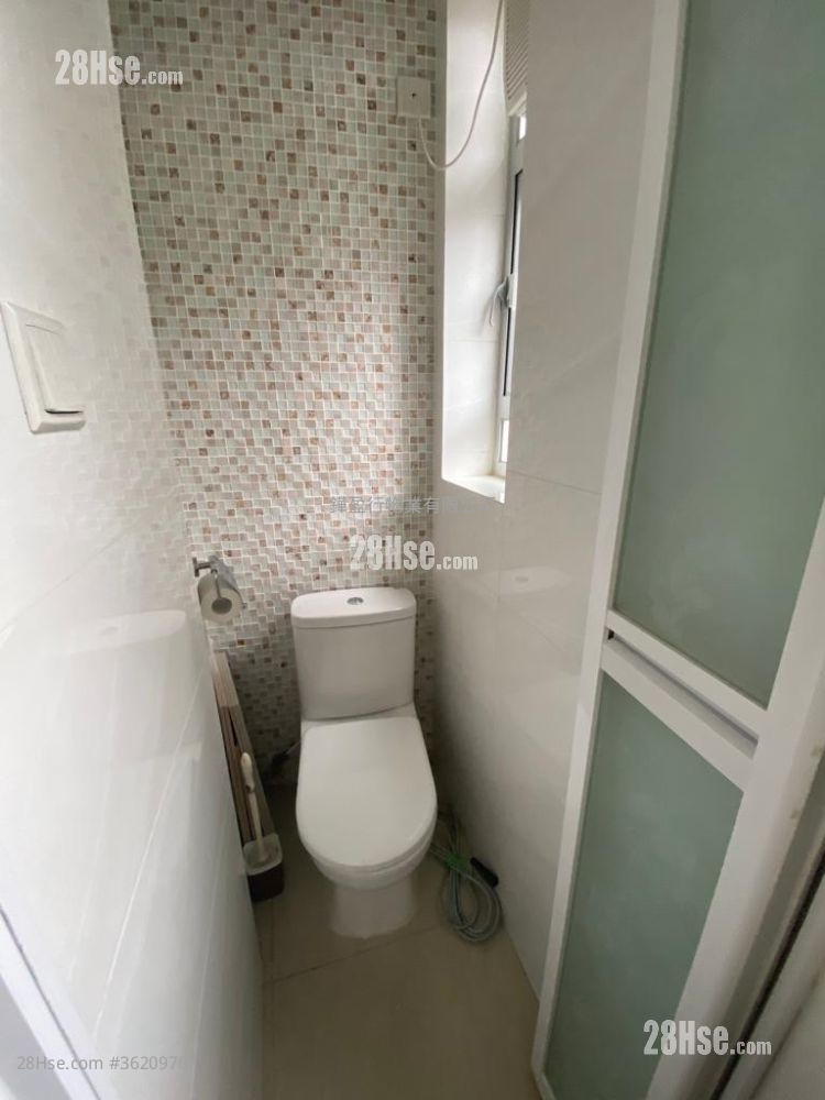 长春大厦 租盘 3 房 , 1 浴室 800 平方尺 ( 74.3 平方米 ) 长春大厦 租盘 3 房 , 1 浴室 800 平方尺 ( 74.3 平方米 )