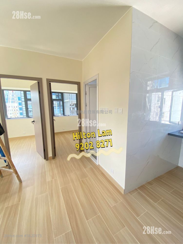 Hang Lung Bank Tsimshatsui Branch Building Rental 2 Bedrooms , 1 Bathroom 414 ft² ( 38.5 m² ) Hang Lung Bank Tsimshatsui Branch Building Rental 2 Bedrooms , 1 Bathroom 414 ft² ( 38.5 m² )