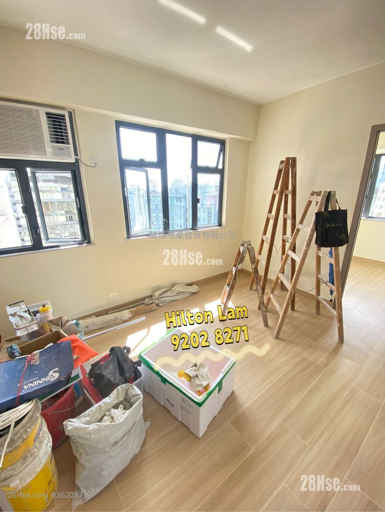Hang Lung Bank Tsimshatsui Branch Building Rental 2 Bedrooms , 1 Bathroom 414 ft² ( 38.5 m² ) Hang Lung Bank Tsimshatsui Branch Building Rental 2 Bedrooms , 1 Bathroom 414 ft² ( 38.5 m² )