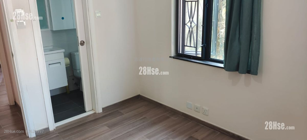 村屋 租盘 3 房 , 2 浴室 700 平方尺 ( 65.0 平方米 ) 村屋 租盘 3 房 , 2 浴室 700 平方尺 ( 65.0 平方米 )