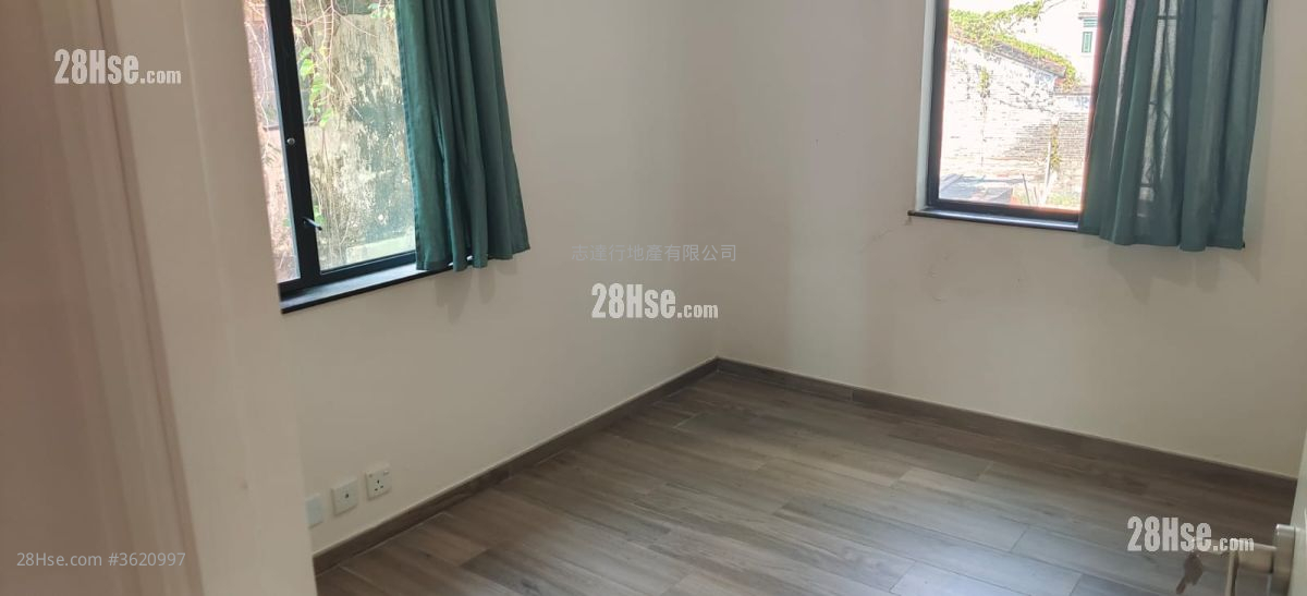 村屋 租盘 3 房 , 2 浴室 700 平方尺 ( 65.0 平方米 ) 村屋 租盘 3 房 , 2 浴室 700 平方尺 ( 65.0 平方米 )