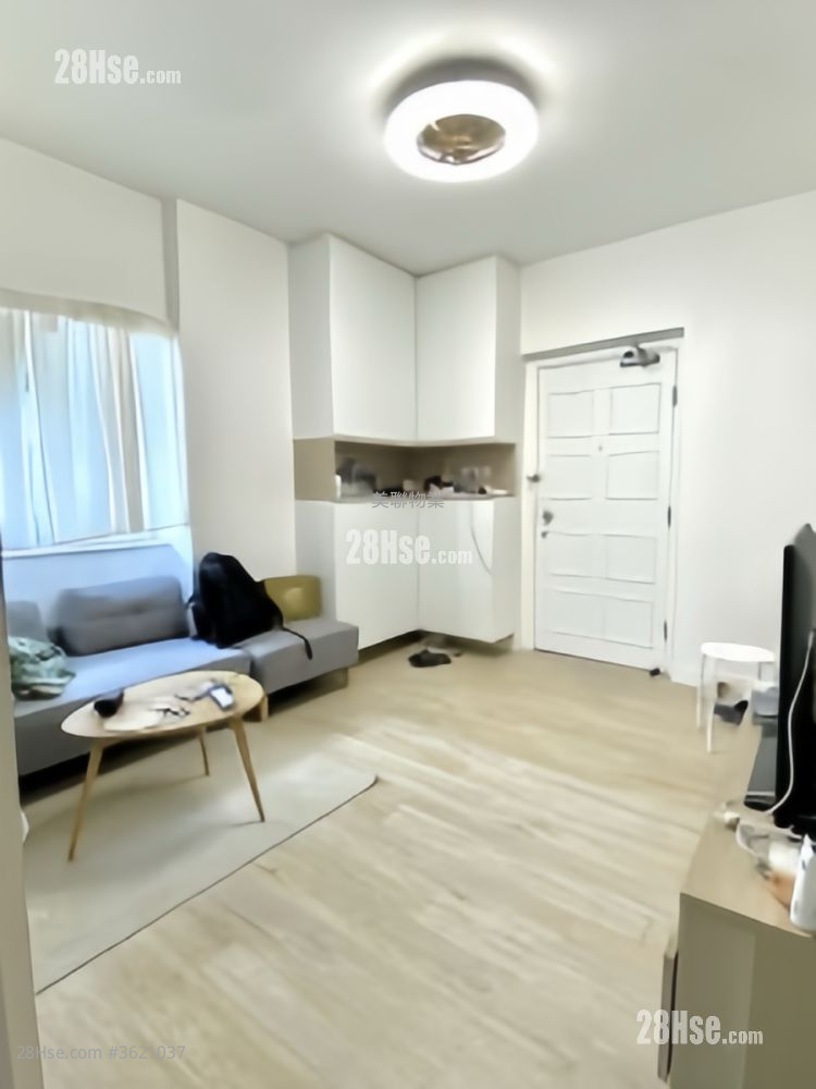 Tsuen King Garden Sell 2 Bedrooms , 1 Bathroom 362 ft² ( 33.6 m² ) Tsuen King Garden Sell 2 Bedrooms , 1 Bathroom 362 ft² ( 33.6 m² )