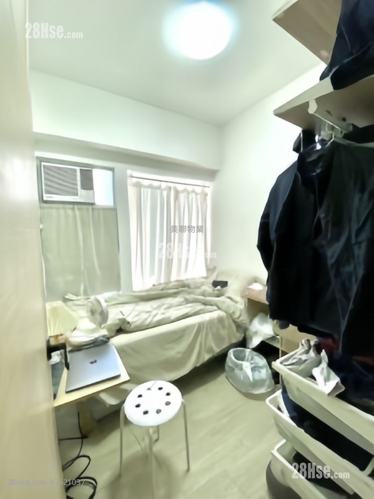 Tsuen King Garden Sell 2 Bedrooms , 1 Bathroom 362 ft² ( 33.6 m² ) Tsuen King Garden Sell 2 Bedrooms , 1 Bathroom 362 ft² ( 33.6 m² )