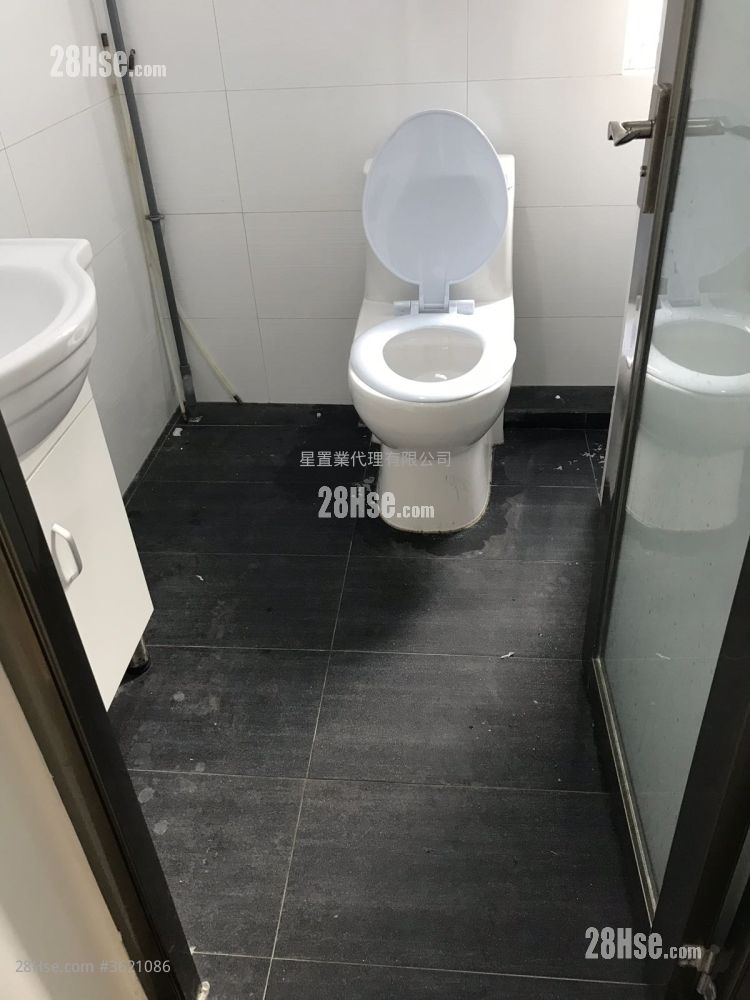 致利工业大厦 售盘 4 房 , 4 厕所 1,580 平方尺 ( 146.8 平方米 ) 致利工业大厦 售盘 4 房 , 4 厕所 1,580 平方尺 ( 146.8 平方米 )