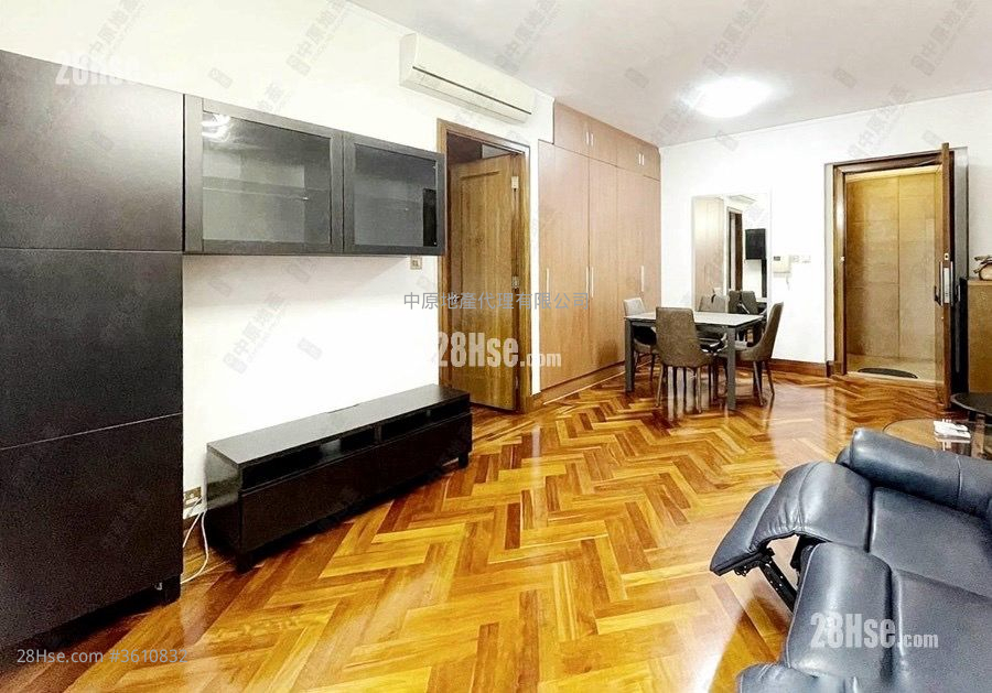 Starcrest Sell 1 Bedroom , 1 Bathroom 578 ft² ( 53.7 m² ) Starcrest Sell 1 Bedroom , 1 Bathroom 578 ft² ( 53.7 m² )