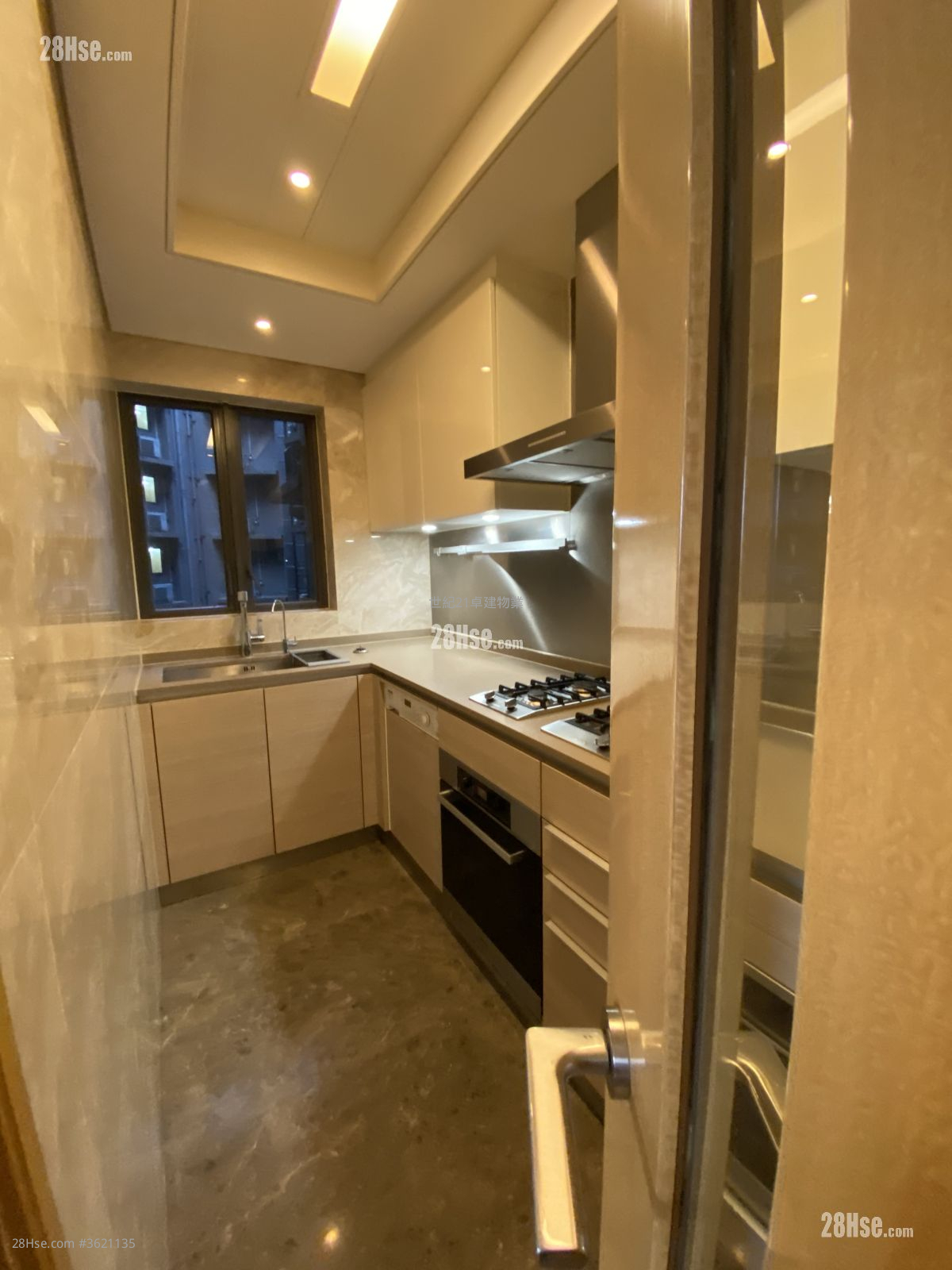 Grand Austin Rental 3 Bedrooms , 2 Bathrooms 931 ft² ( 86.5 m² ) Grand Austin Rental 3 Bedrooms , 2 Bathrooms 931 ft² ( 86.5 m² )
