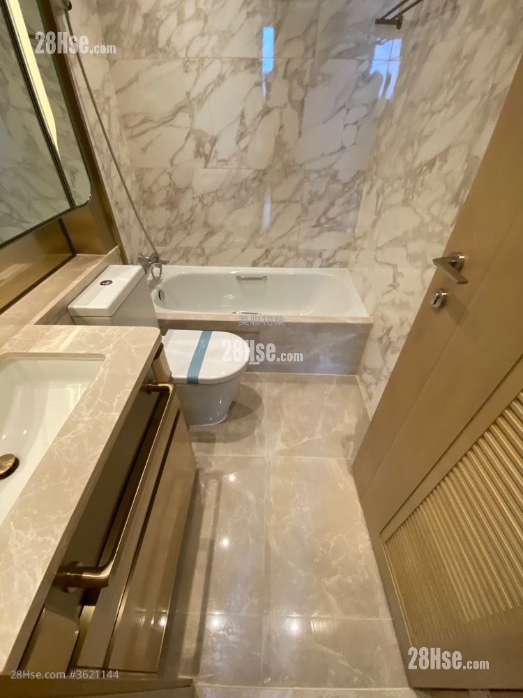 维港滙 售盘 3 房 , 3 浴室 797 平方尺 ( 74.0 平方米 ) 维港滙 售盘 3 房 , 3 浴室 797 平方尺 ( 74.0 平方米 )