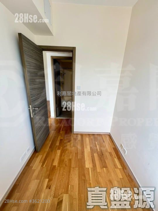 Green Code Rental 3 Bedrooms , 1 Bathroom 510 ft² ( 47.4 m² ) Green Code Rental 3 Bedrooms , 1 Bathroom 510 ft² ( 47.4 m² )