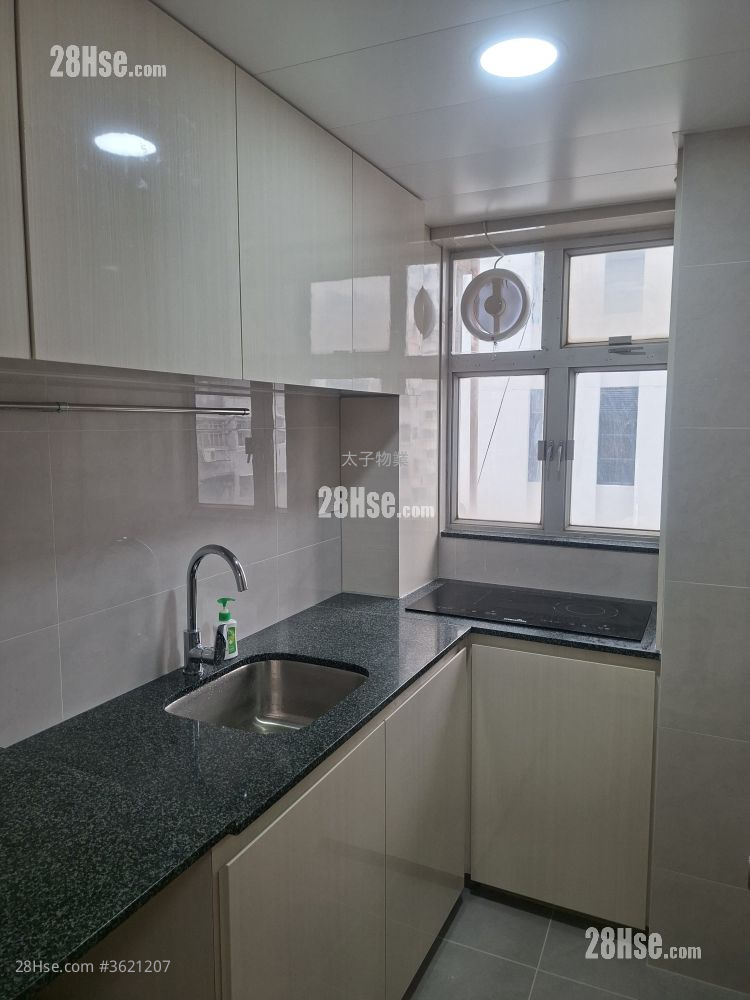 利兴大楼 租盘 3 房 , 1 浴室 598 平方尺 ( 55.6 平方米 ) 利兴大楼 租盘 3 房 , 1 浴室 598 平方尺 ( 55.6 平方米 )