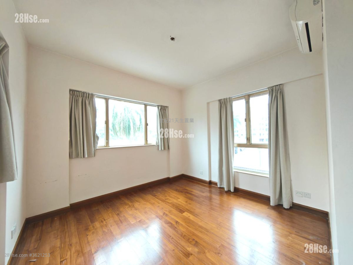 Hong Kong Gold Coast Rental 5+ Bedrooms , 4 Bathrooms 2,833 ft² ( 263.2 m² ) Hong Kong Gold Coast Rental 5+ Bedrooms , 4 Bathrooms 2,833 ft² ( 263.2 m² )
