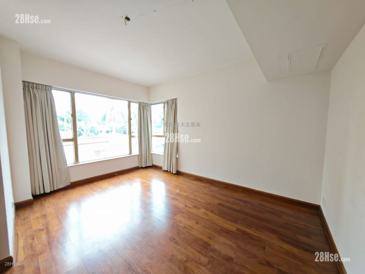 Hong Kong Gold Coast Rental 5+ Bedrooms , 4 Bathrooms 2,833 ft² ( 263.2 m² ) Hong Kong Gold Coast Rental 5+ Bedrooms , 4 Bathrooms 2,833 ft² ( 263.2 m² )
