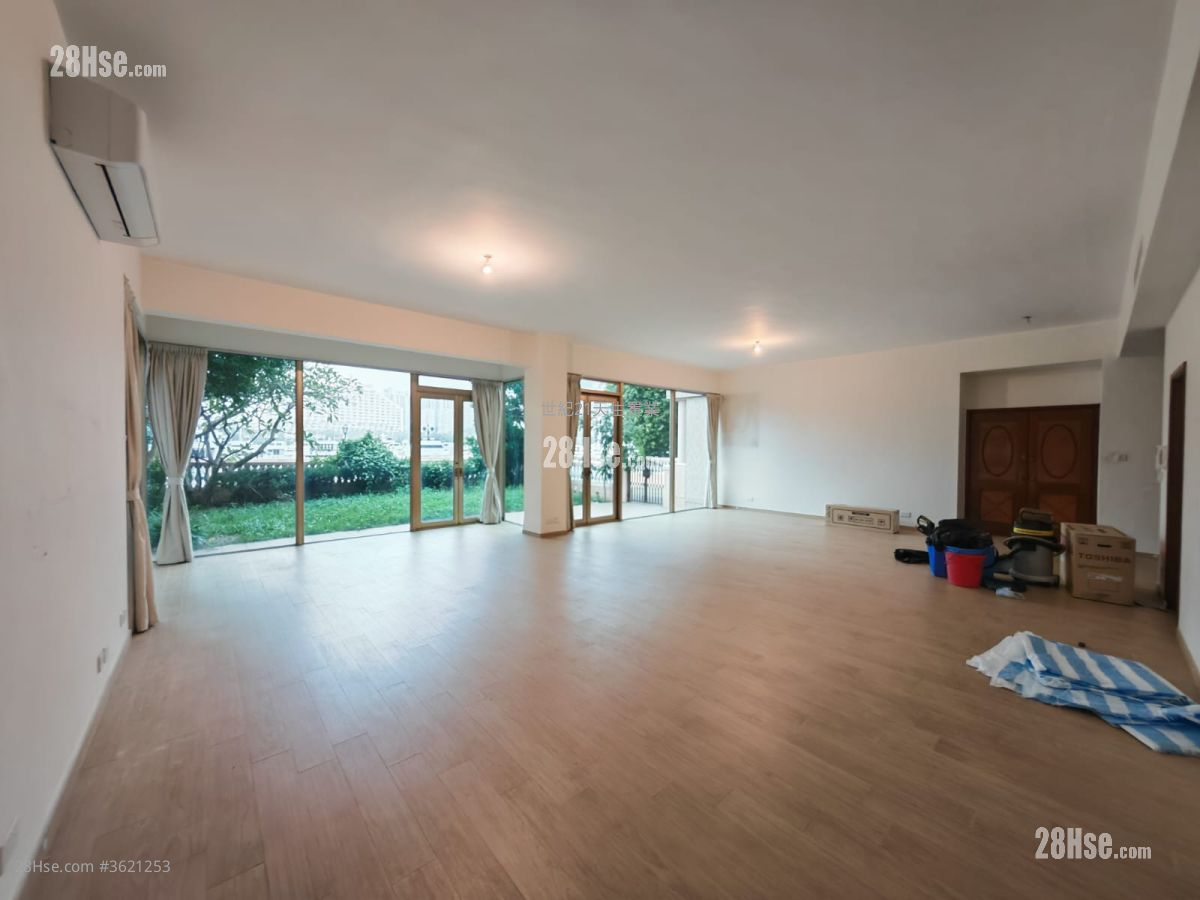 Hong Kong Gold Coast Rental 5+ Bedrooms , 4 Bathrooms 2,833 ft² ( 263.2 m² ) Hong Kong Gold Coast Rental 5+ Bedrooms , 4 Bathrooms 2,833 ft² ( 263.2 m² )