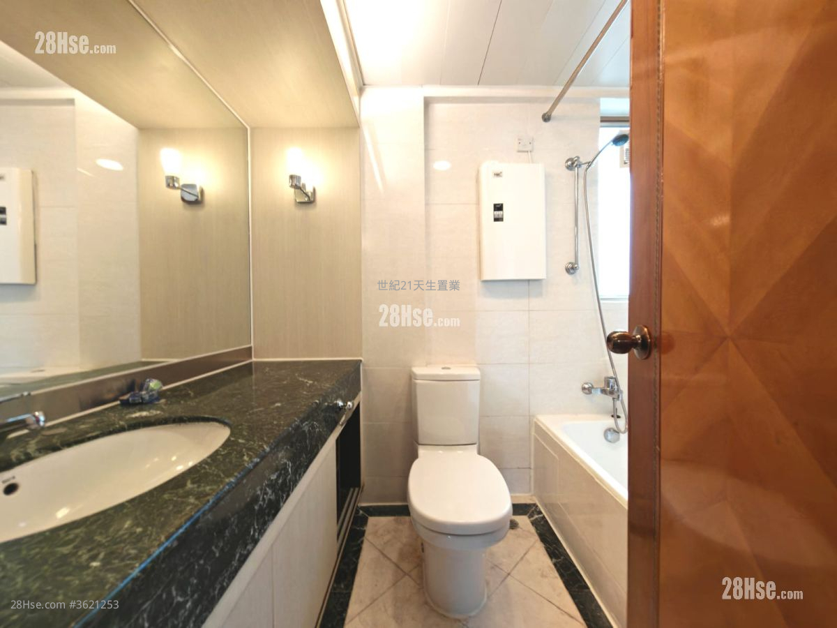Hong Kong Gold Coast Rental 5+ Bedrooms , 4 Bathrooms 2,833 ft² ( 263.2 m² ) Hong Kong Gold Coast Rental 5+ Bedrooms , 4 Bathrooms 2,833 ft² ( 263.2 m² )