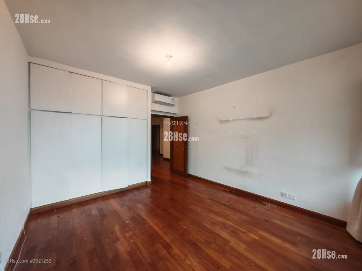 Hong Kong Gold Coast Rental 5+ Bedrooms , 4 Bathrooms 2,833 ft² ( 263.2 m² ) Hong Kong Gold Coast Rental 5+ Bedrooms , 4 Bathrooms 2,833 ft² ( 263.2 m² )