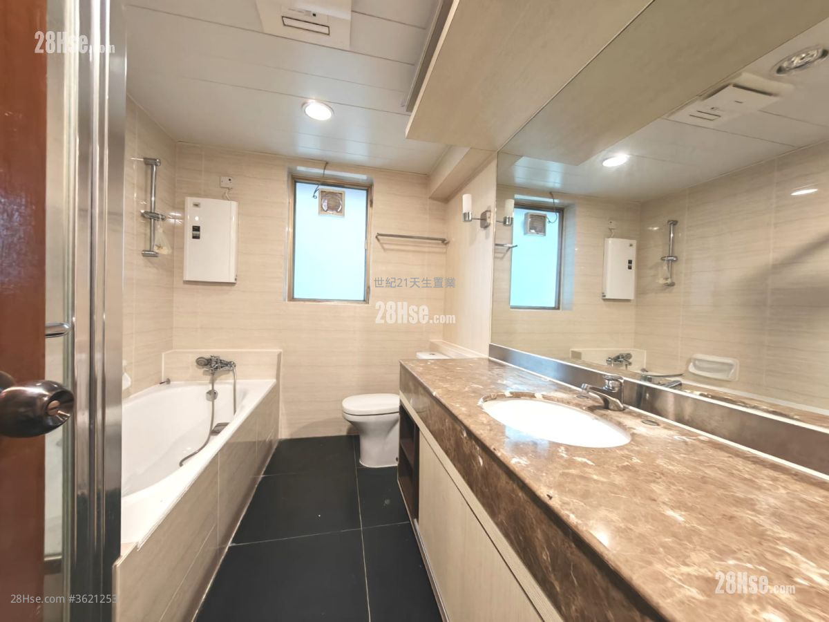 Hong Kong Gold Coast Rental 5+ Bedrooms , 4 Bathrooms 2,833 ft² ( 263.2 m² ) Hong Kong Gold Coast Rental 5+ Bedrooms , 4 Bathrooms 2,833 ft² ( 263.2 m² )