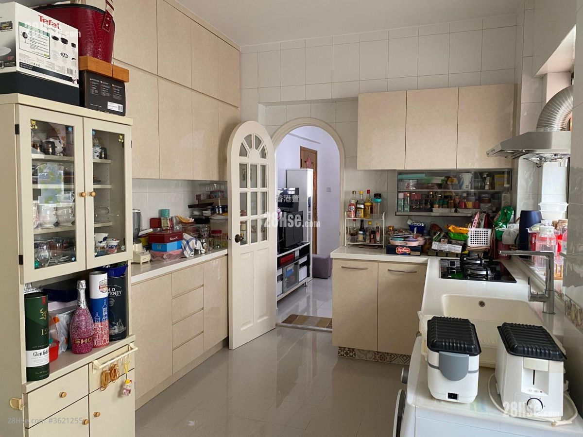 Victoria Court Sell 3 Bedrooms , 2 Bathrooms 1,592 ft² ( 147.9 m² ) Victoria Court Sell 3 Bedrooms , 2 Bathrooms 1,592 ft² ( 147.9 m² )