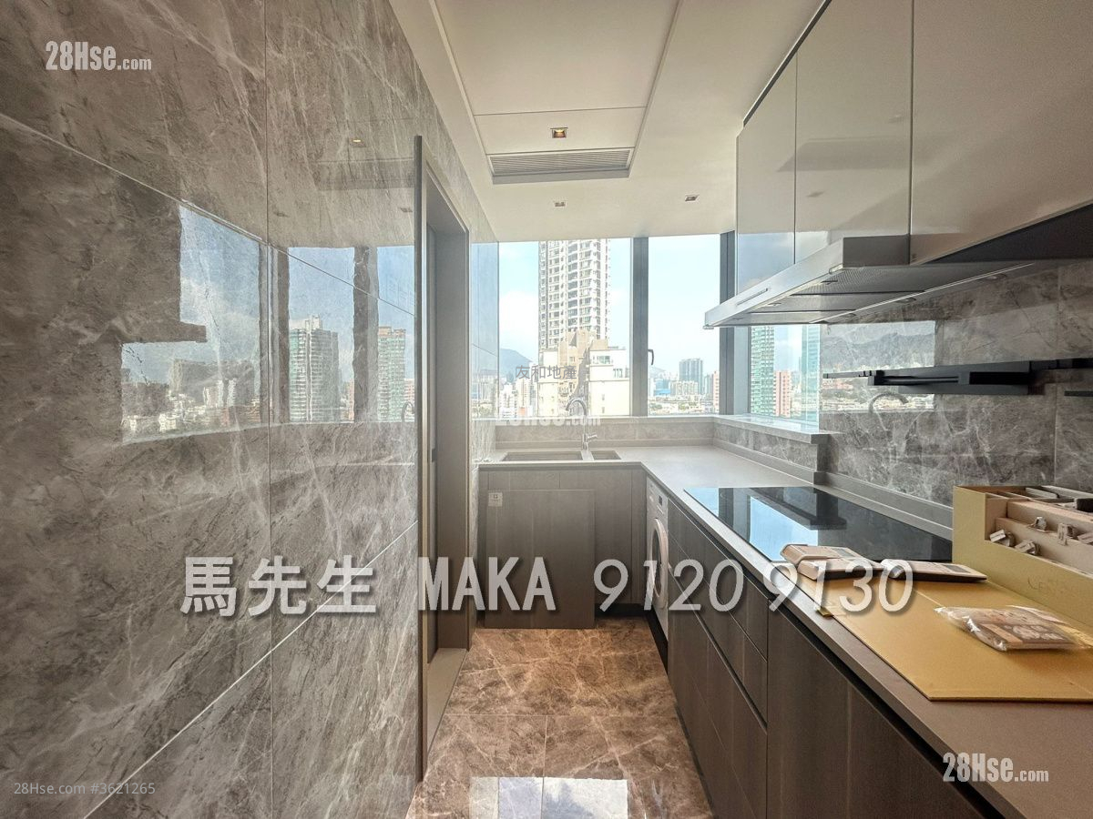 Prince Central Rental 4 Bedrooms , 3 Bathrooms 890 ft² ( 82.7 m² ) Prince Central Rental 4 Bedrooms , 3 Bathrooms 890 ft² ( 82.7 m² )
