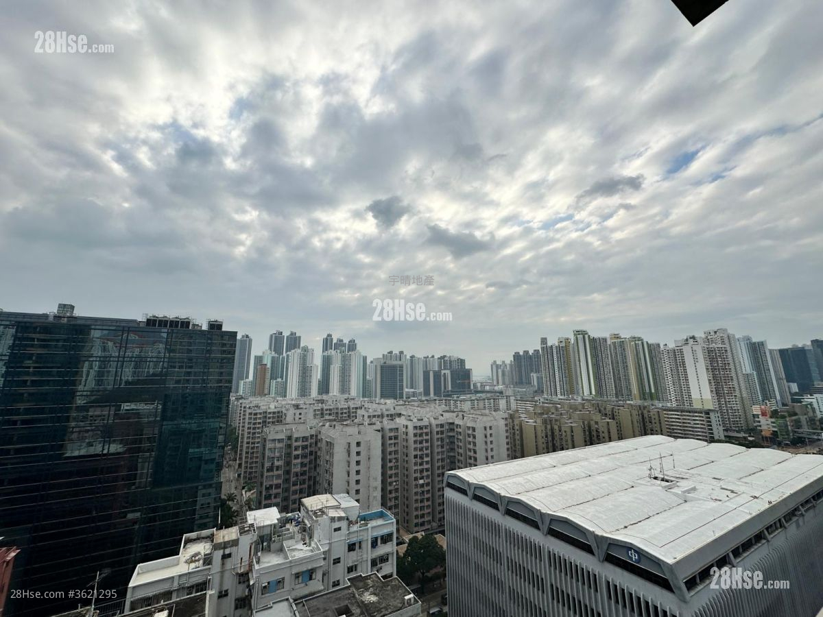 Vista Rental 4 Bedrooms , 2 Bathrooms 716 ft² ( 66.5 m² ) Vista Rental 4 Bedrooms , 2 Bathrooms 716 ft² ( 66.5 m² )