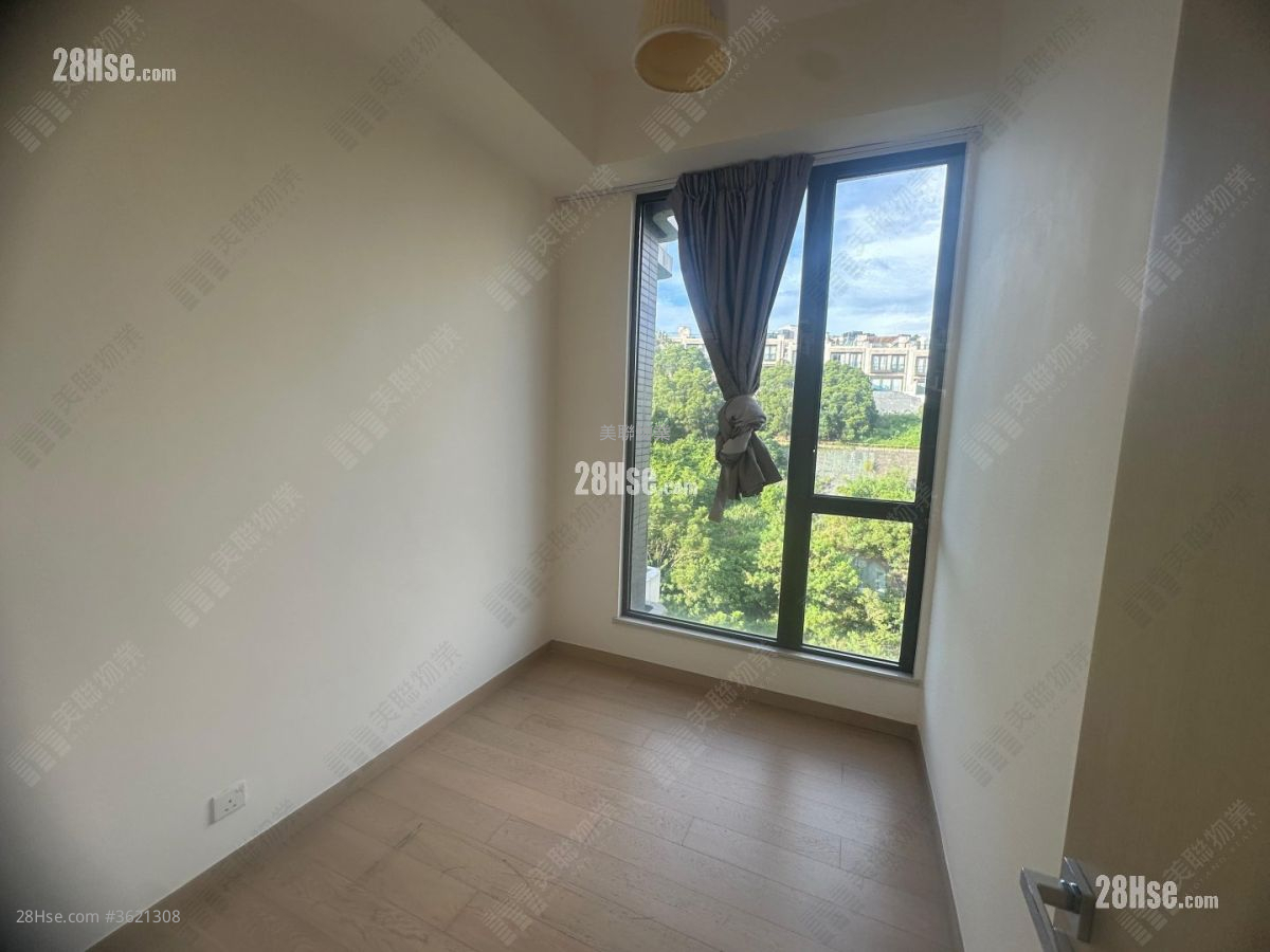 Dragons Range Sell 3 Bedrooms , 3 Bathrooms 1,011 ft² ( 93.9 m² ) Dragons Range Sell 3 Bedrooms , 3 Bathrooms 1,011 ft² ( 93.9 m² )