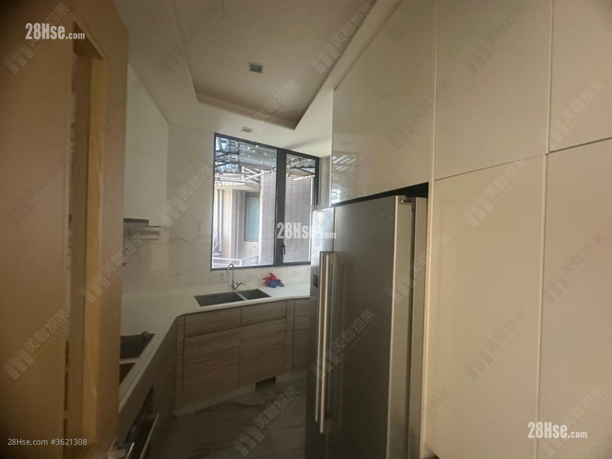 Dragons Range Sell 3 Bedrooms , 3 Bathrooms 1,011 ft² ( 93.9 m² ) Dragons Range Sell 3 Bedrooms , 3 Bathrooms 1,011 ft² ( 93.9 m² )