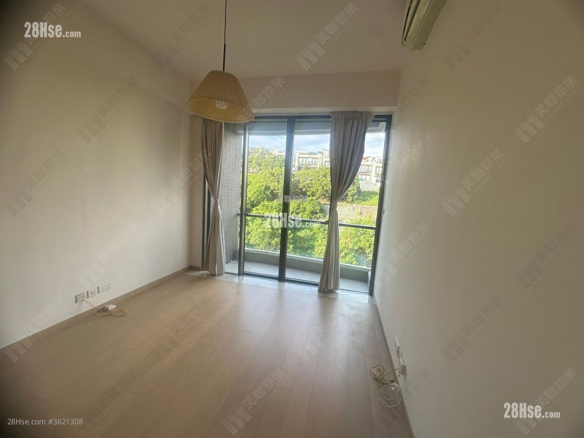 Dragons Range Sell 3 Bedrooms , 3 Bathrooms 1,011 ft² ( 93.9 m² ) Dragons Range Sell 3 Bedrooms , 3 Bathrooms 1,011 ft² ( 93.9 m² )