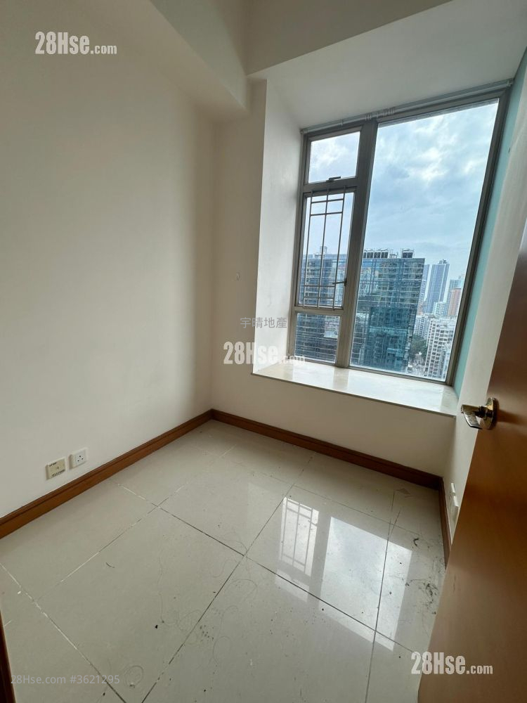 Vista Rental 4 Bedrooms , 2 Bathrooms 716 ft² ( 66.5 m² ) Vista Rental 4 Bedrooms , 2 Bathrooms 716 ft² ( 66.5 m² )