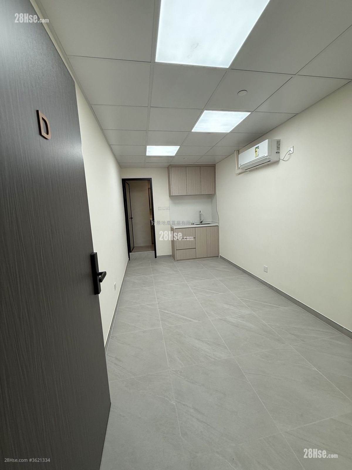 单幢楼房 租盘 130 平方尺 ( 12.1 平方米 ) 单幢楼房 租盘 130 平方尺 ( 12.1 平方米 )