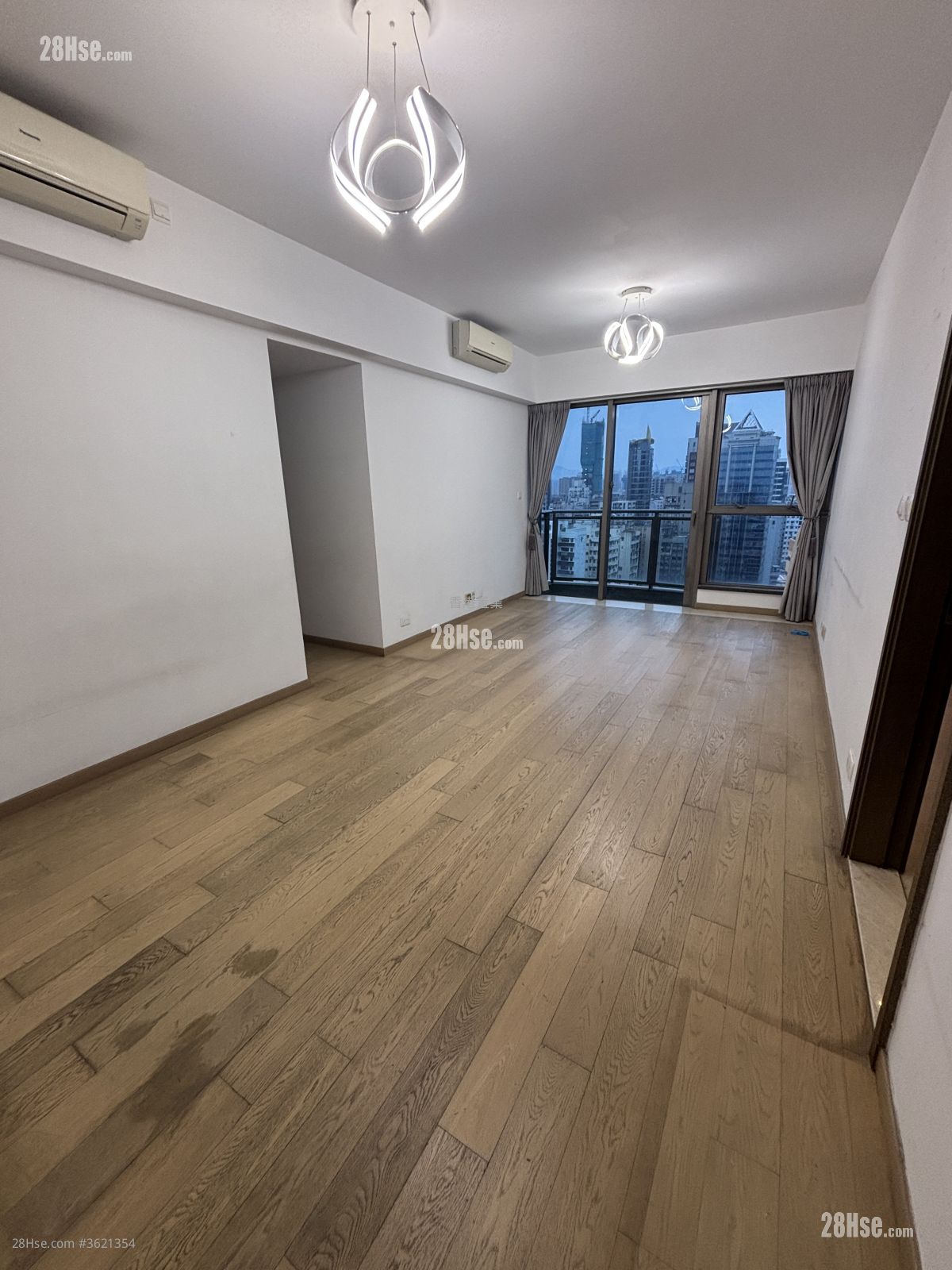 The Austin Rental 3 Bedrooms , 2 Bathrooms 862 ft² ( 80.1 m² ) The Austin Rental 3 Bedrooms , 2 Bathrooms 862 ft² ( 80.1 m² )