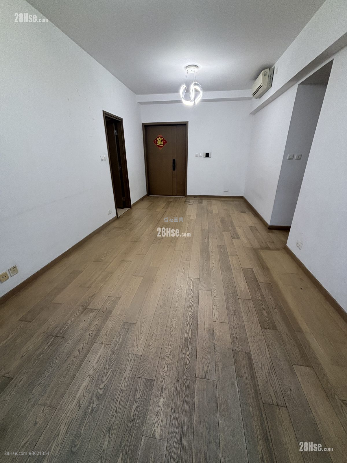 The Austin Rental 3 Bedrooms , 2 Bathrooms 862 ft² ( 80.1 m² ) The Austin Rental 3 Bedrooms , 2 Bathrooms 862 ft² ( 80.1 m² )