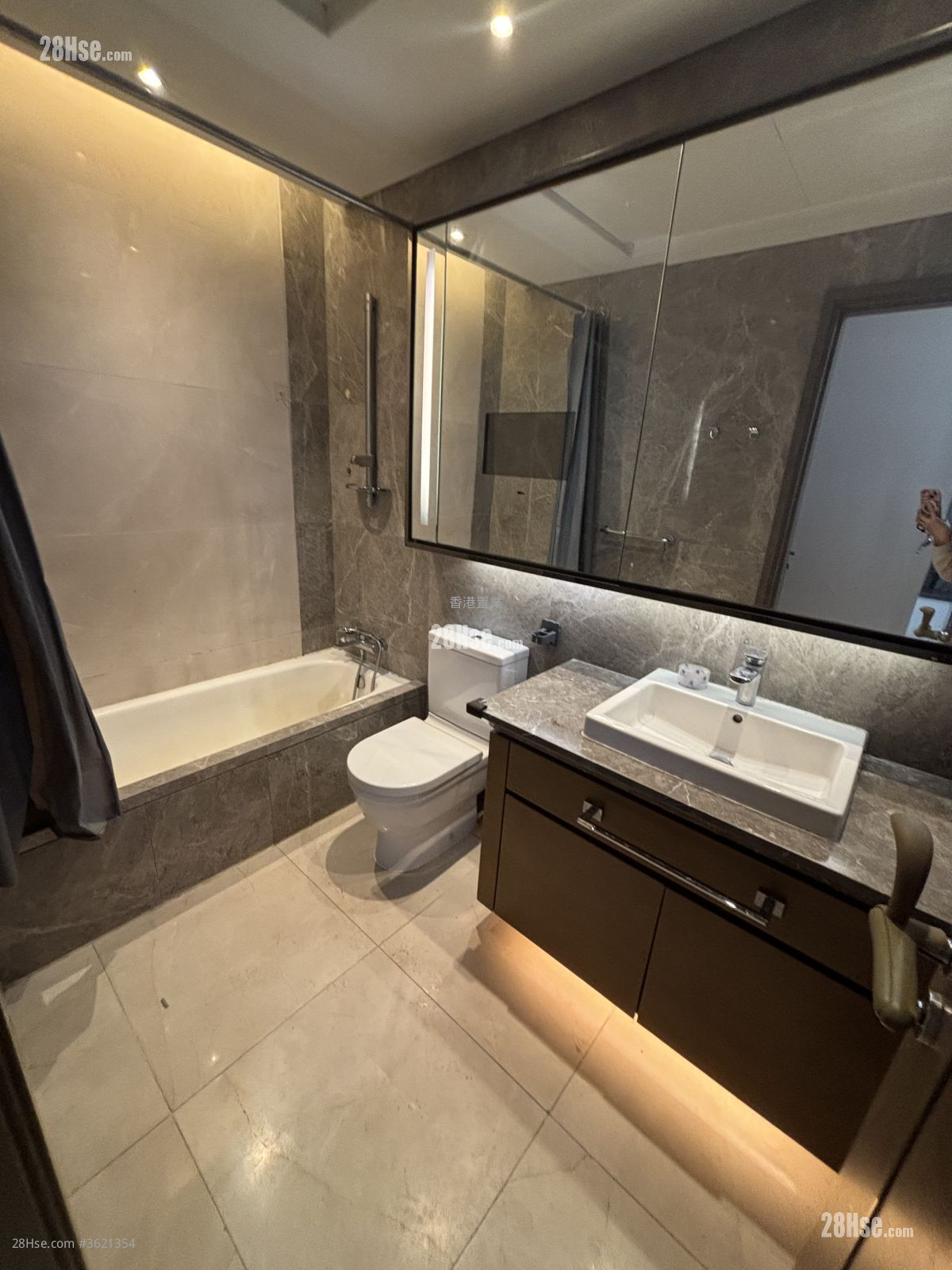 The Austin Rental 3 Bedrooms , 2 Bathrooms 862 ft² ( 80.1 m² ) The Austin Rental 3 Bedrooms , 2 Bathrooms 862 ft² ( 80.1 m² )