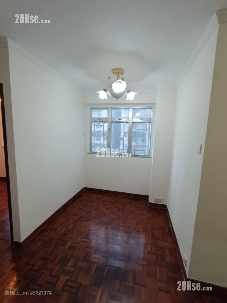 Wyler Garden Sell 2 Bedrooms , 1 Bathroom 372 ft² ( 34.6 m² ) Wyler Garden Sell 2 Bedrooms , 1 Bathroom 372 ft² ( 34.6 m² )