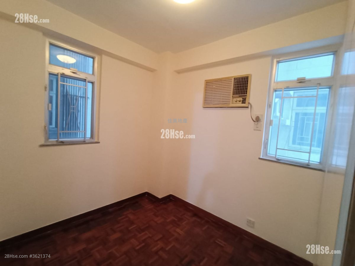 Wyler Garden Sell 2 Bedrooms , 1 Bathroom 372 ft² ( 34.6 m² ) Wyler Garden Sell 2 Bedrooms , 1 Bathroom 372 ft² ( 34.6 m² )