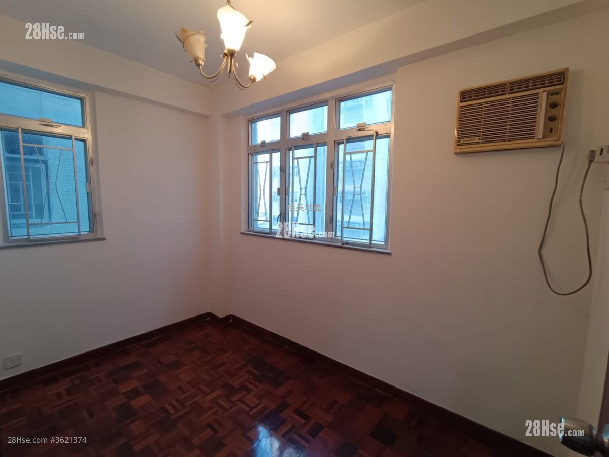 Wyler Garden Sell 2 Bedrooms , 1 Bathroom 372 ft² ( 34.6 m² ) Wyler Garden Sell 2 Bedrooms , 1 Bathroom 372 ft² ( 34.6 m² )