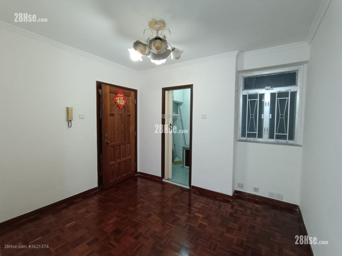 Wyler Garden Sell 2 Bedrooms , 1 Bathroom 372 ft² ( 34.6 m² ) Wyler Garden Sell 2 Bedrooms , 1 Bathroom 372 ft² ( 34.6 m² )