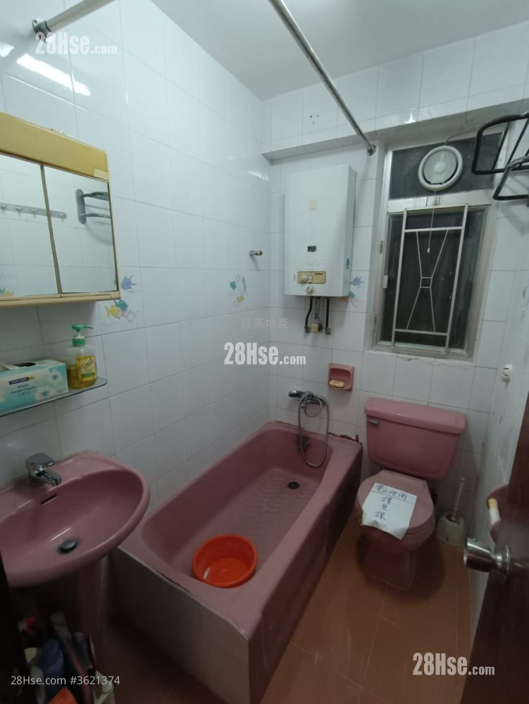 Wyler Garden Sell 2 Bedrooms , 1 Bathroom 372 ft² ( 34.6 m² ) Wyler Garden Sell 2 Bedrooms , 1 Bathroom 372 ft² ( 34.6 m² )