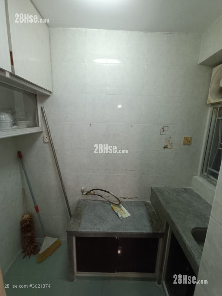 Wyler Garden Sell 2 Bedrooms , 1 Bathroom 372 ft² ( 34.6 m² ) Wyler Garden Sell 2 Bedrooms , 1 Bathroom 372 ft² ( 34.6 m² )